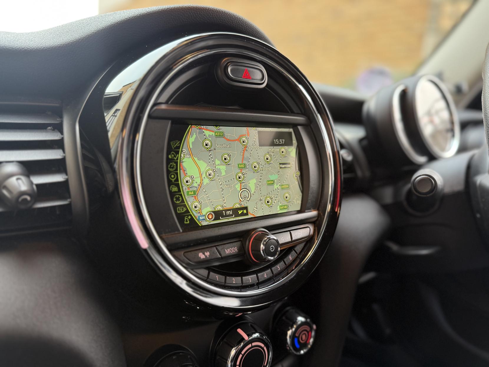 MINI Hatch 1.5 Cooper Hatchback 5dr Petrol Auto Euro 6 (s/s) (136 ps)