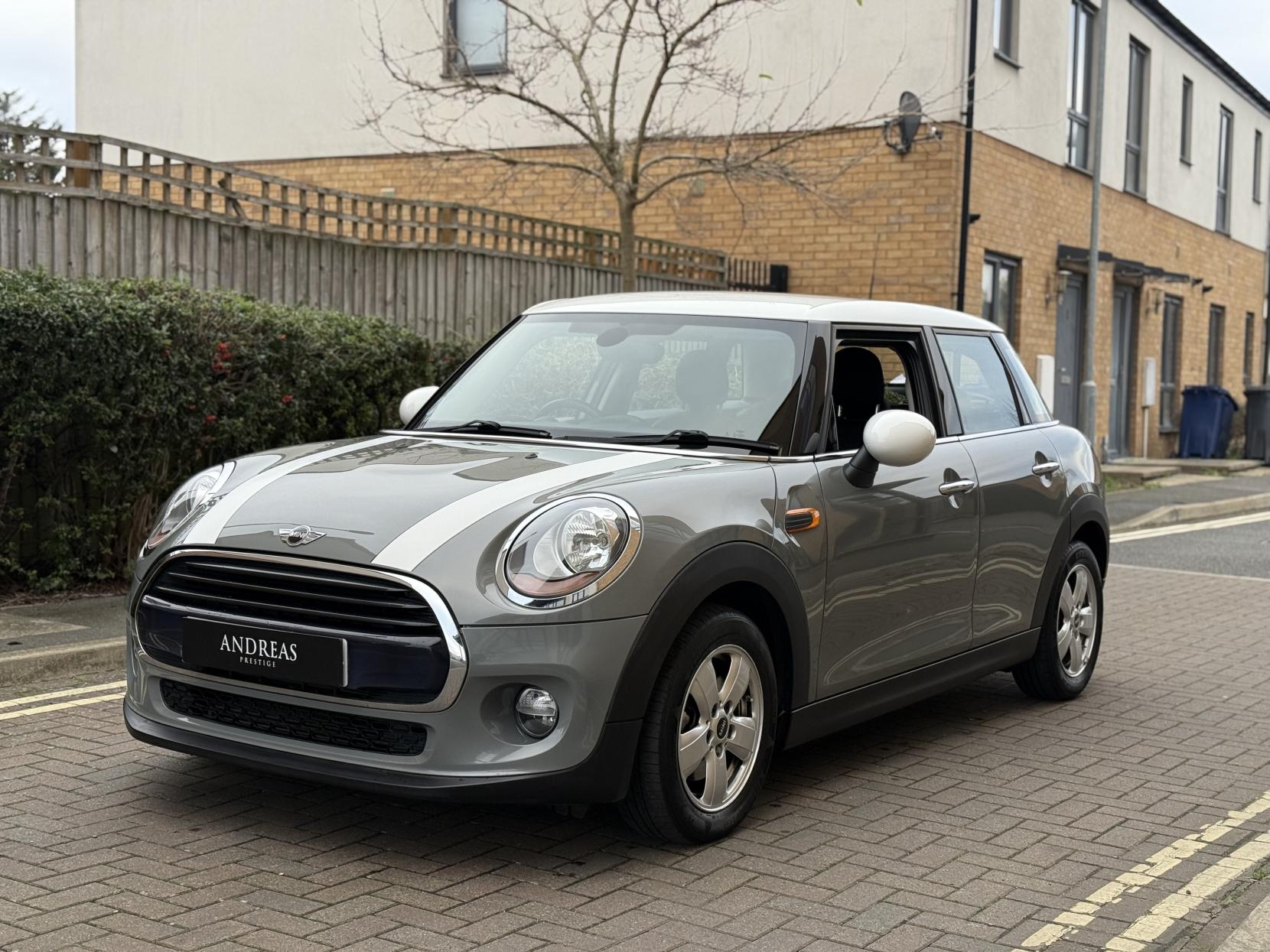 MINI Hatch 1.5 Cooper Hatchback 5dr Petrol Auto Euro 6 (s/s) (136 ps)