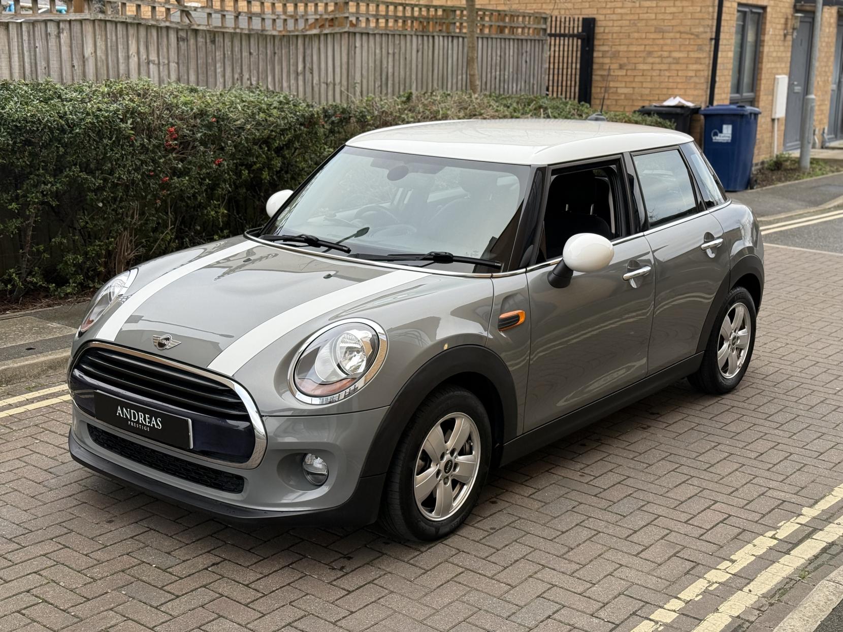 MINI Hatch 1.5 Cooper Hatchback 5dr Petrol Auto Euro 6 (s/s) (136 ps)