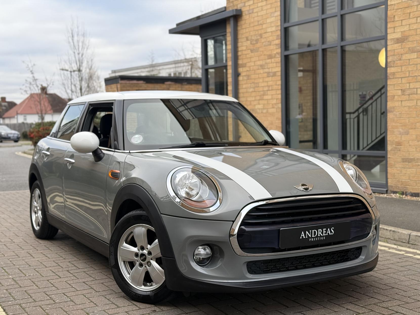 MINI Hatch 1.5 Cooper Hatchback 5dr Petrol Auto Euro 6 (s/s) (136 ps)