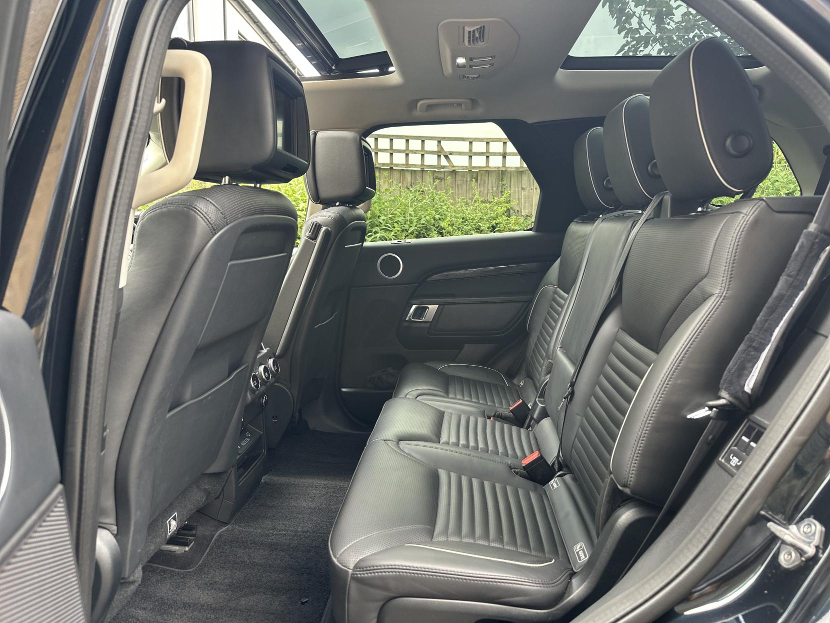 Land Rover Discovery 3.0 TD V6 HSE Luxury SUV 5dr Diesel Auto 4WD Euro 6 (s/s) (258 ps)