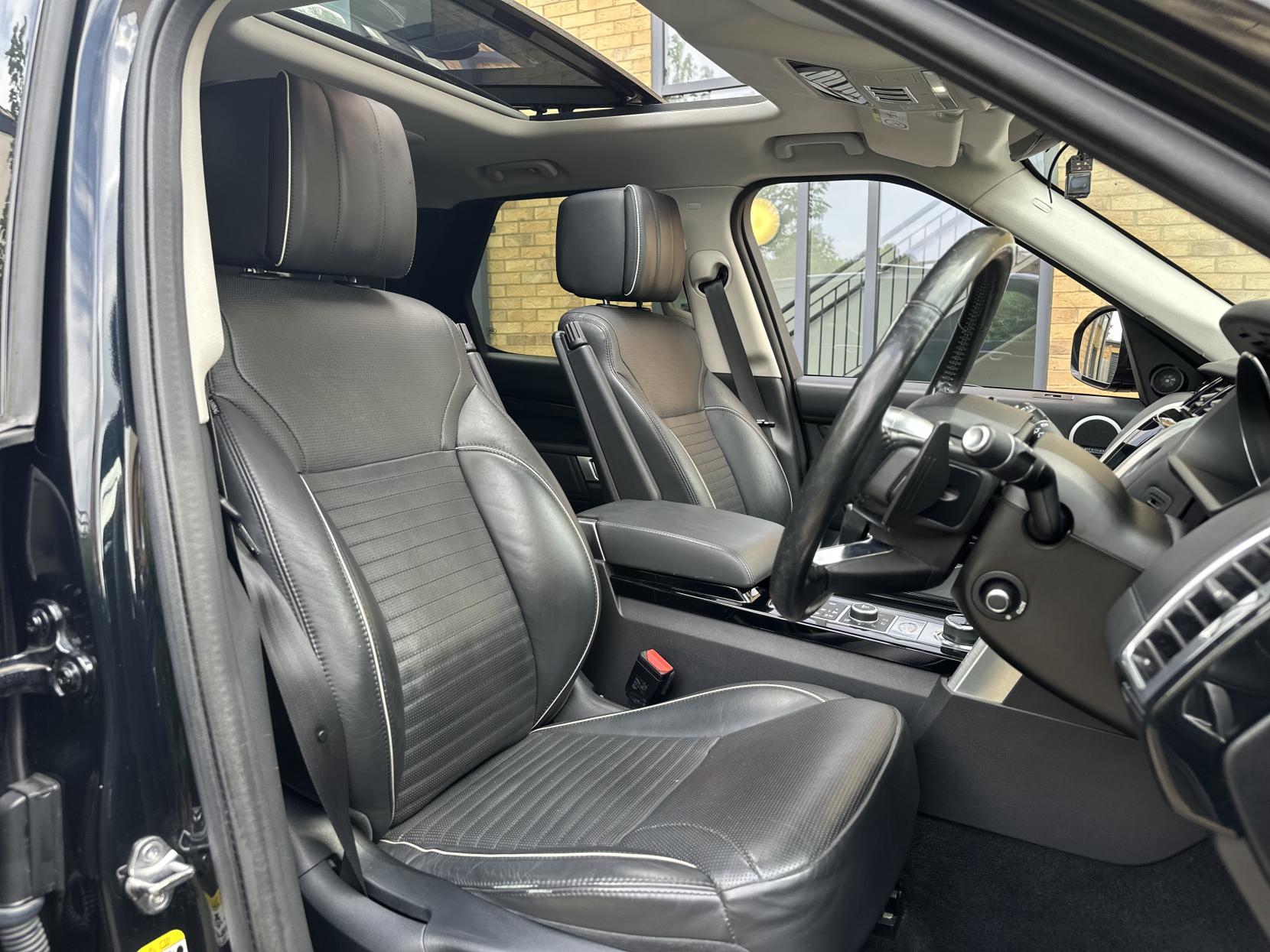 Land Rover Discovery 3.0 TD V6 HSE Luxury SUV 5dr Diesel Auto 4WD Euro 6 (s/s) (258 ps)