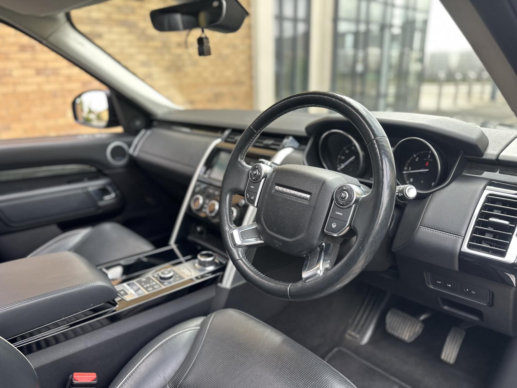 Land Rover Discovery 3.0 TD V6 HSE Luxury SUV 5dr Diesel Auto 4WD Euro 6 (s/s) (258 ps)