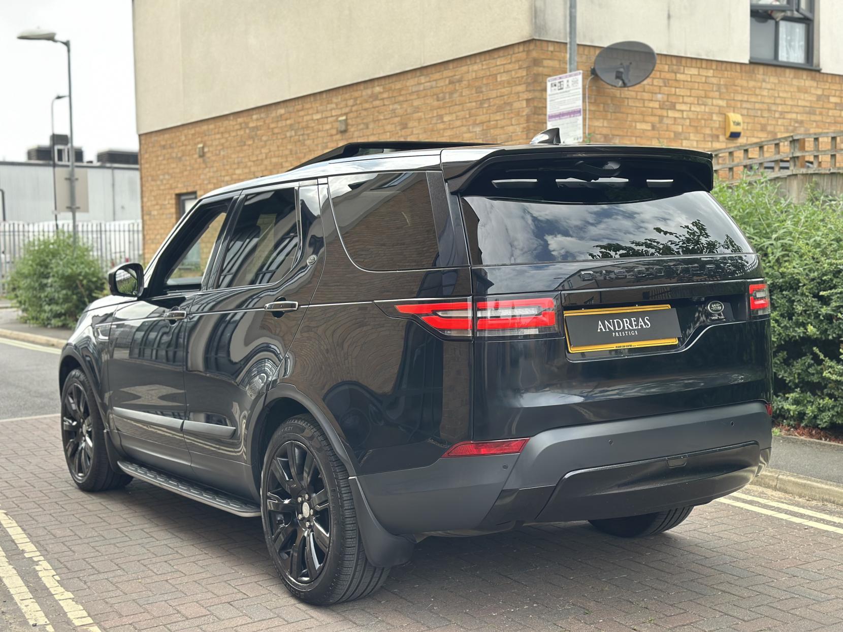 Land Rover Discovery 3.0 TD V6 HSE Luxury SUV 5dr Diesel Auto 4WD Euro 6 (s/s) (258 ps)