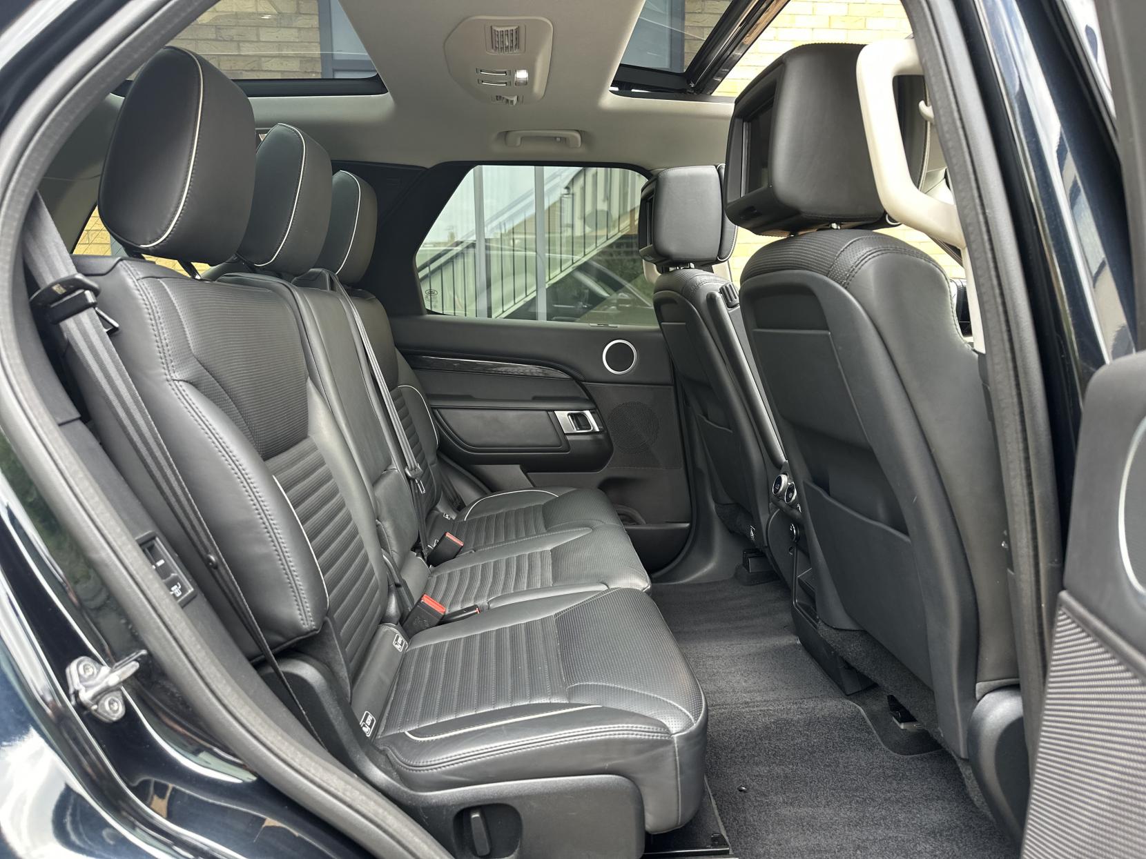 Land Rover Discovery 3.0 TD V6 HSE Luxury SUV 5dr Diesel Auto 4WD Euro 6 (s/s) (258 ps)