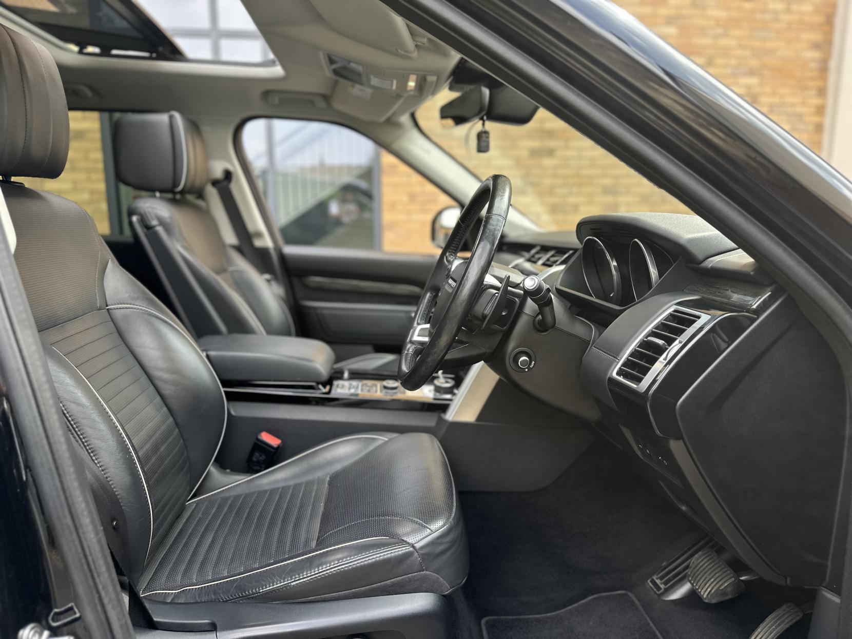 Land Rover Discovery 3.0 TD V6 HSE Luxury SUV 5dr Diesel Auto 4WD Euro 6 (s/s) (258 ps)
