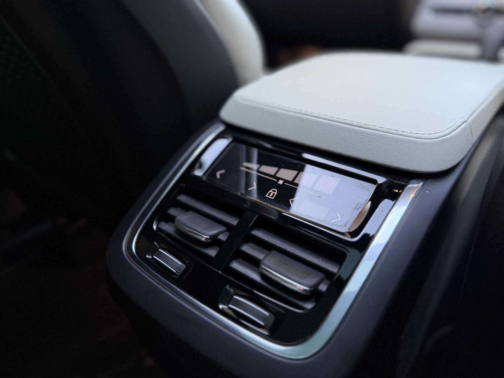 Volvo XC90 2.0 B5 MHEV R-Design Pro SUV 5dr Petrol Hybrid Auto 4WD Euro 6 (s/s) (250 ps)