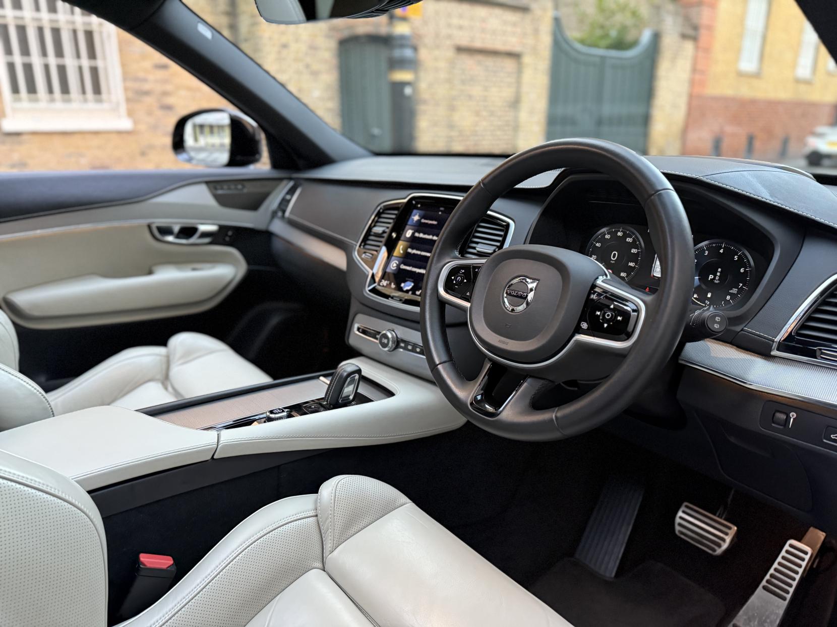 Volvo XC90 2.0 B5 MHEV R-Design Pro SUV 5dr Petrol Hybrid Auto 4WD Euro 6 (s/s) (250 ps)