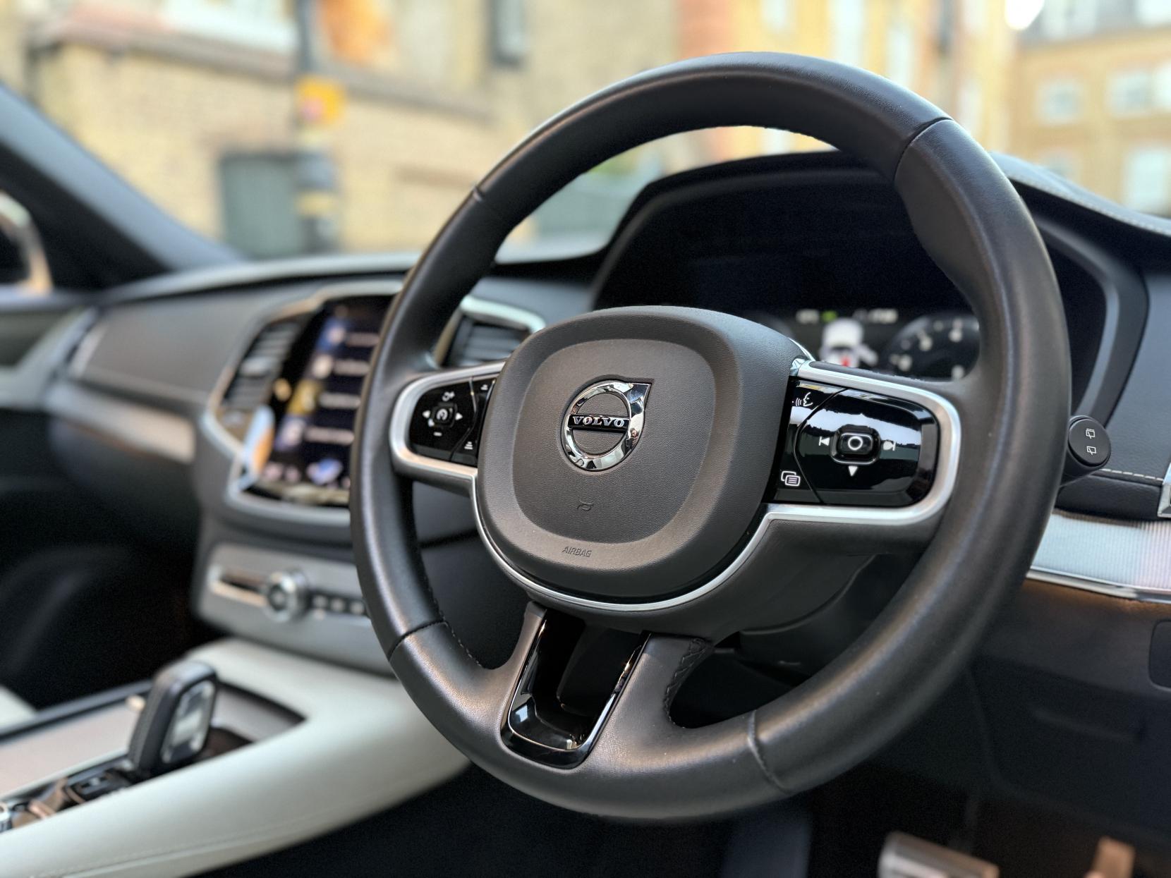 Volvo XC90 2.0 B5 MHEV R-Design Pro SUV 5dr Petrol Hybrid Auto 4WD Euro 6 (s/s) (250 ps)
