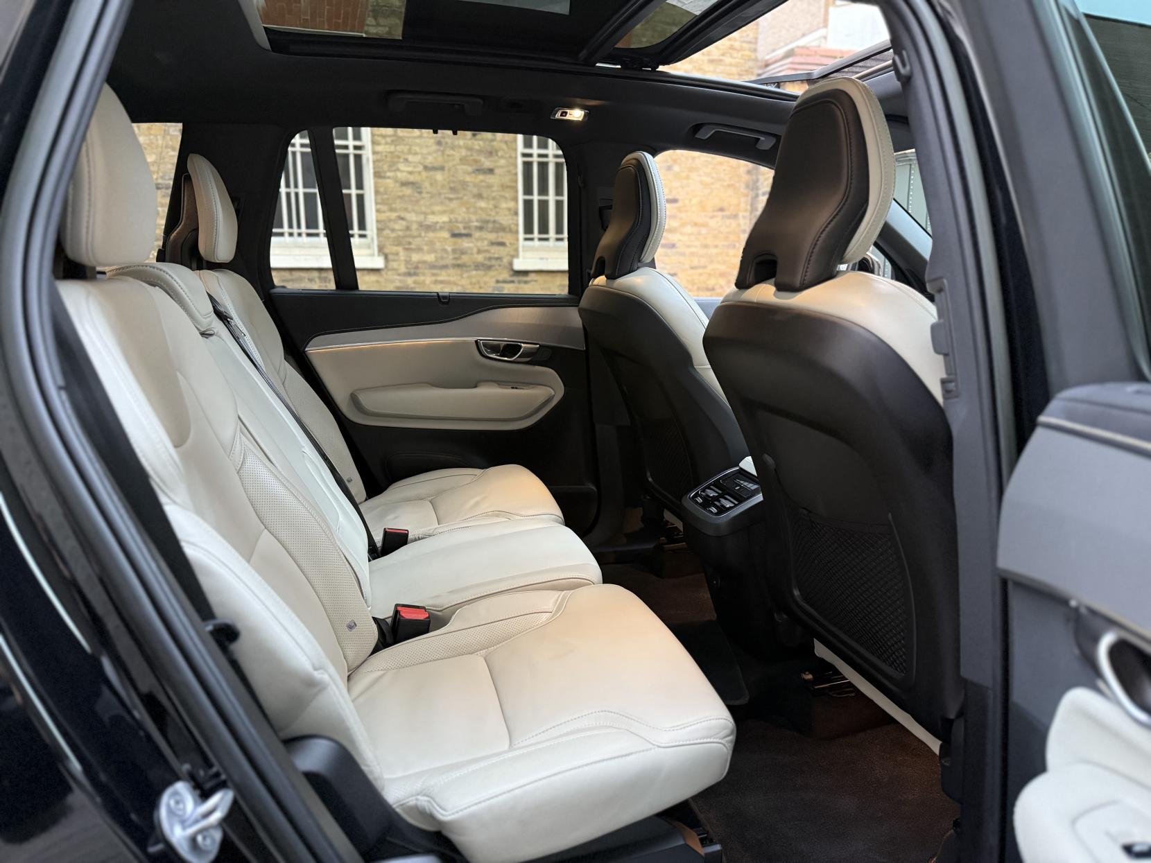Volvo XC90 2.0 B5 MHEV R-Design Pro SUV 5dr Petrol Hybrid Auto 4WD Euro 6 (s/s) (250 ps)