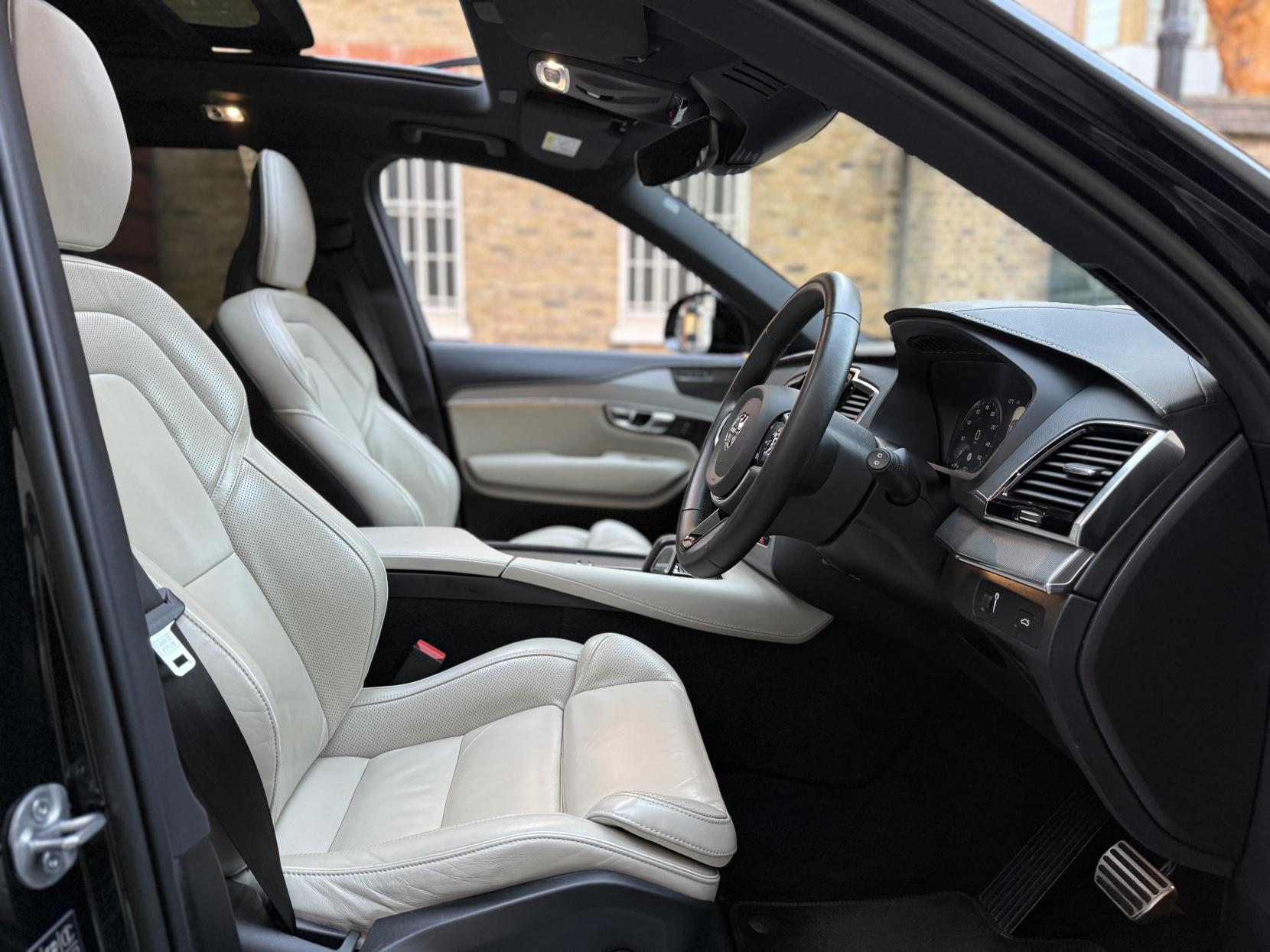 Volvo XC90 2.0 B5 MHEV R-Design Pro SUV 5dr Petrol Hybrid Auto 4WD Euro 6 (s/s) (250 ps)
