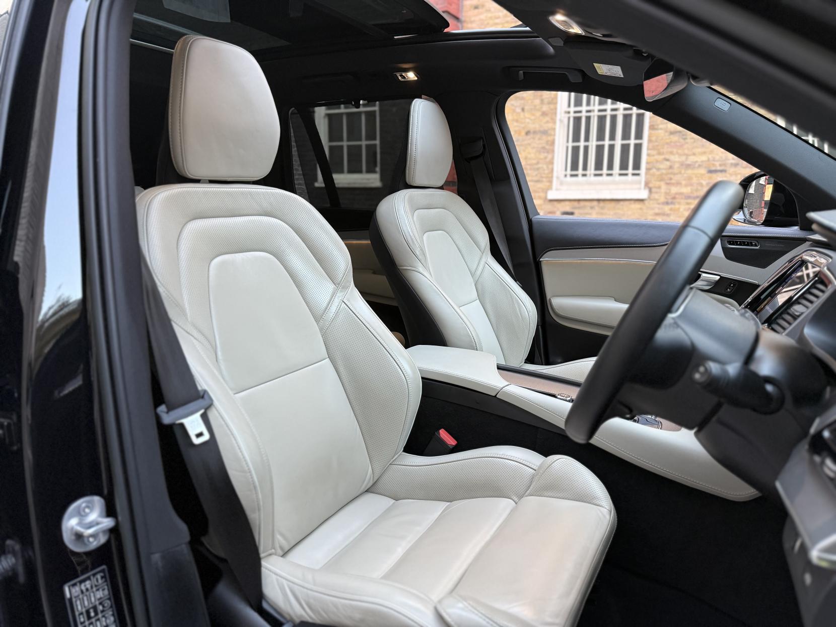 Volvo XC90 2.0 B5 MHEV R-Design Pro SUV 5dr Petrol Hybrid Auto 4WD Euro 6 (s/s) (250 ps)