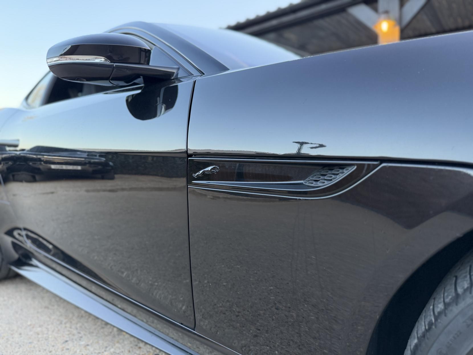 Jaguar F-Type 5.0 V8 R-Dynamic Black Coupe 2dr Petrol Auto Euro 6 (s/s) (450 ps)