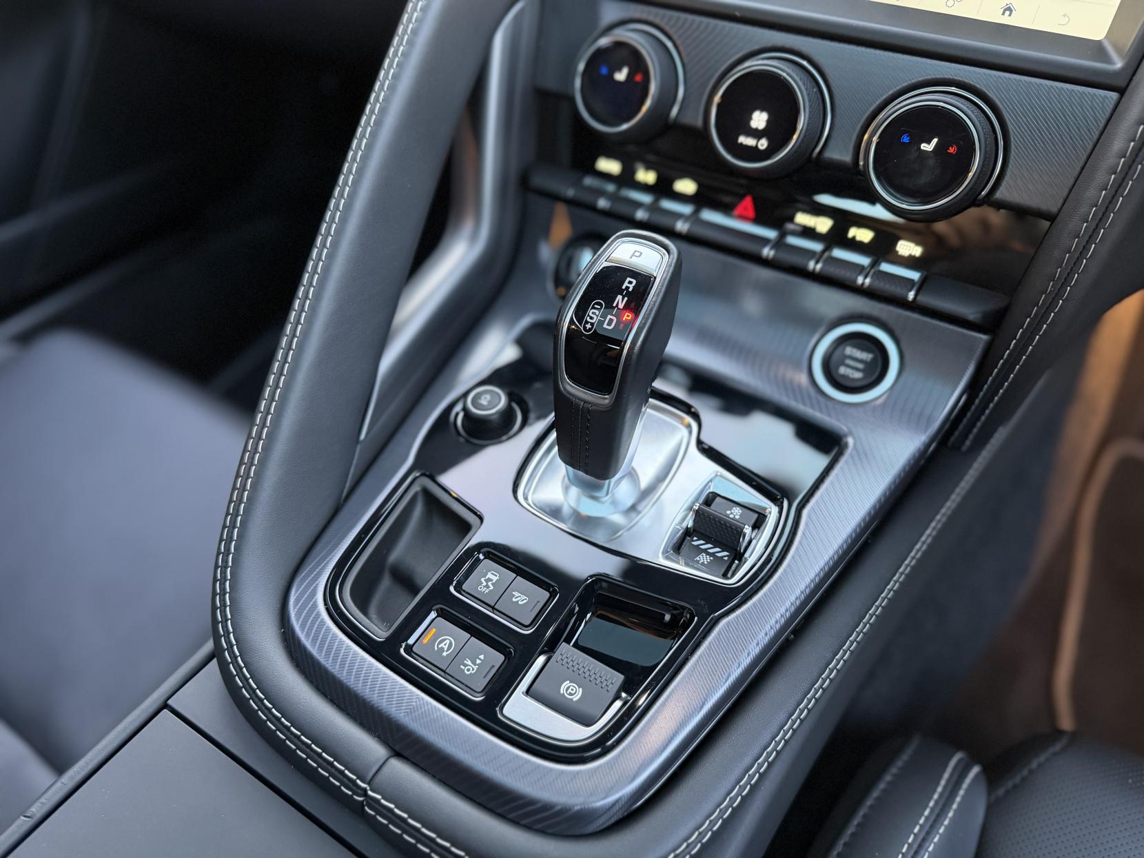 Jaguar F-Type 5.0 V8 R-Dynamic Black Coupe 2dr Petrol Auto Euro 6 (s/s) (450 ps)