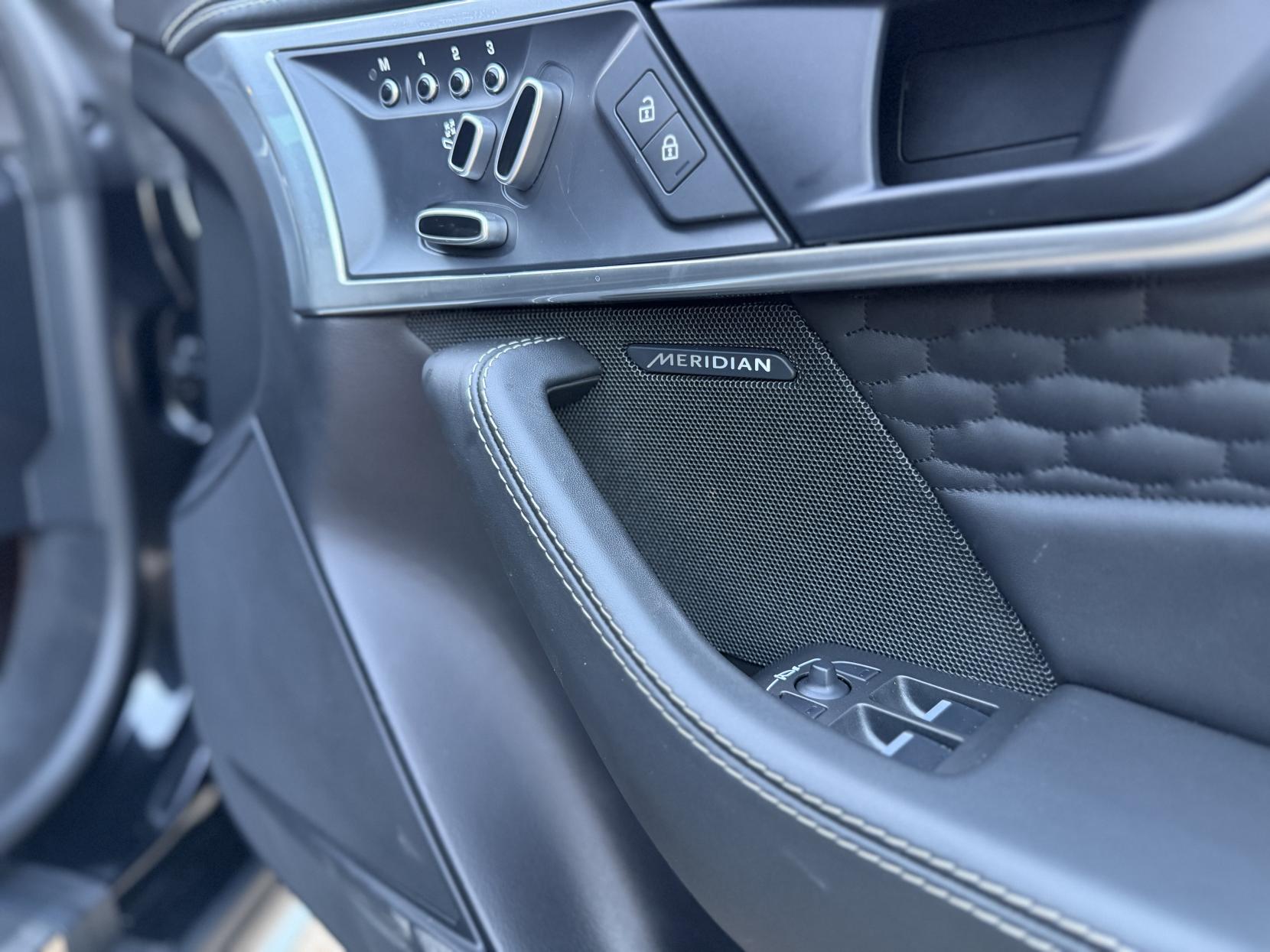 Jaguar F-Type 5.0 V8 R-Dynamic Black Coupe 2dr Petrol Auto Euro 6 (s/s) (450 ps)