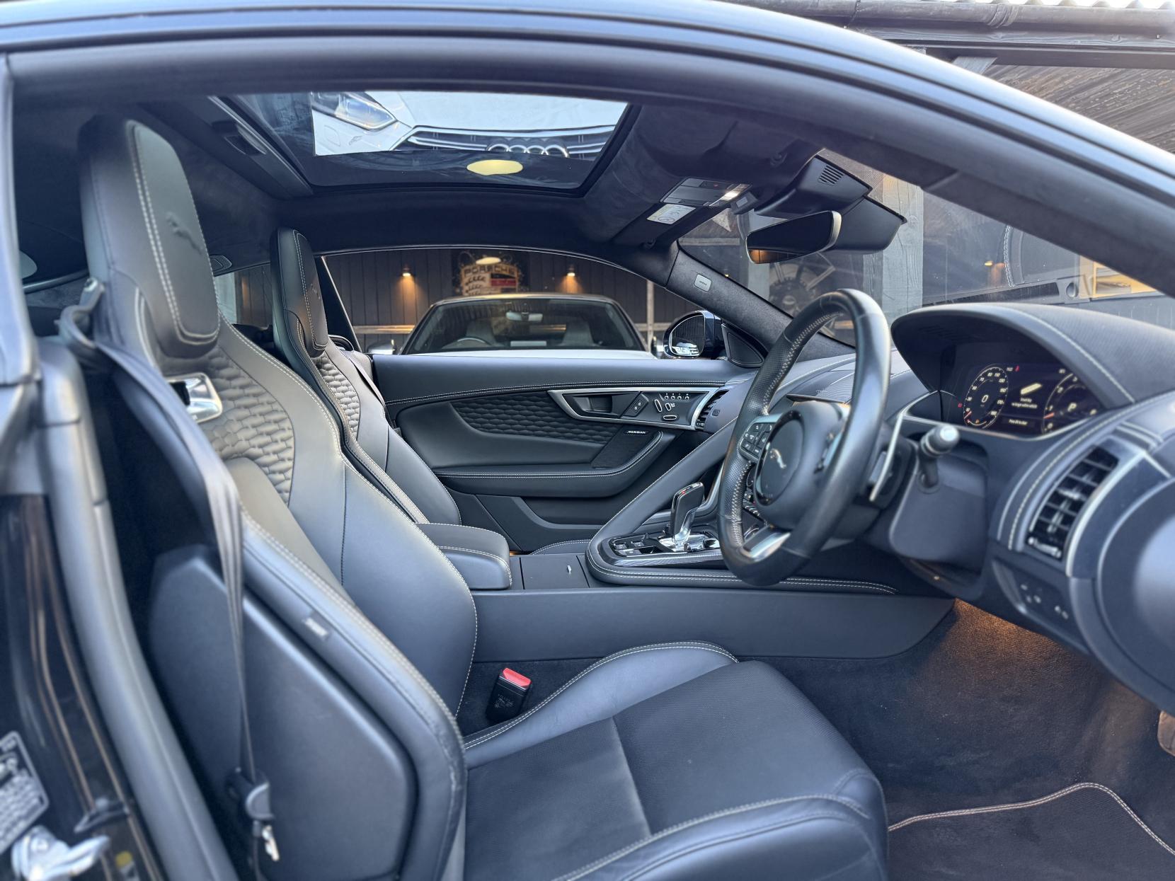 Jaguar F-Type 5.0 V8 R-Dynamic Black Coupe 2dr Petrol Auto Euro 6 (s/s) (450 ps)