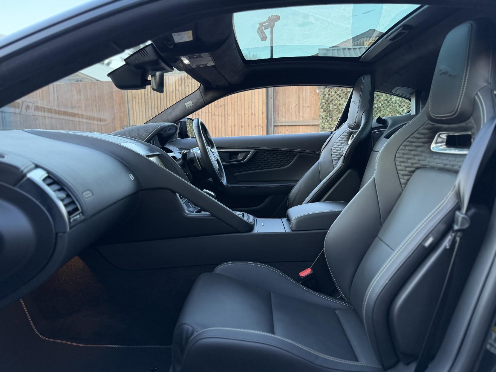 Jaguar F-Type 5.0 V8 R-Dynamic Black Coupe 2dr Petrol Auto Euro 6 (s/s) (450 ps)