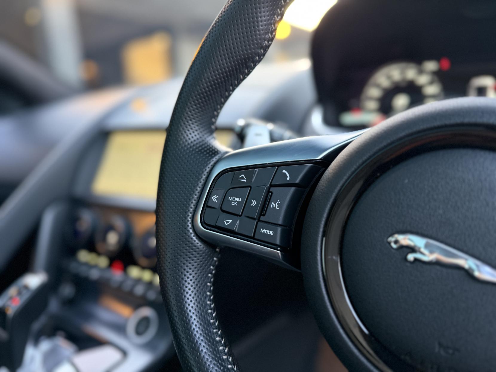 Jaguar F-Type 5.0 V8 R-Dynamic Black Coupe 2dr Petrol Auto Euro 6 (s/s) (450 ps)