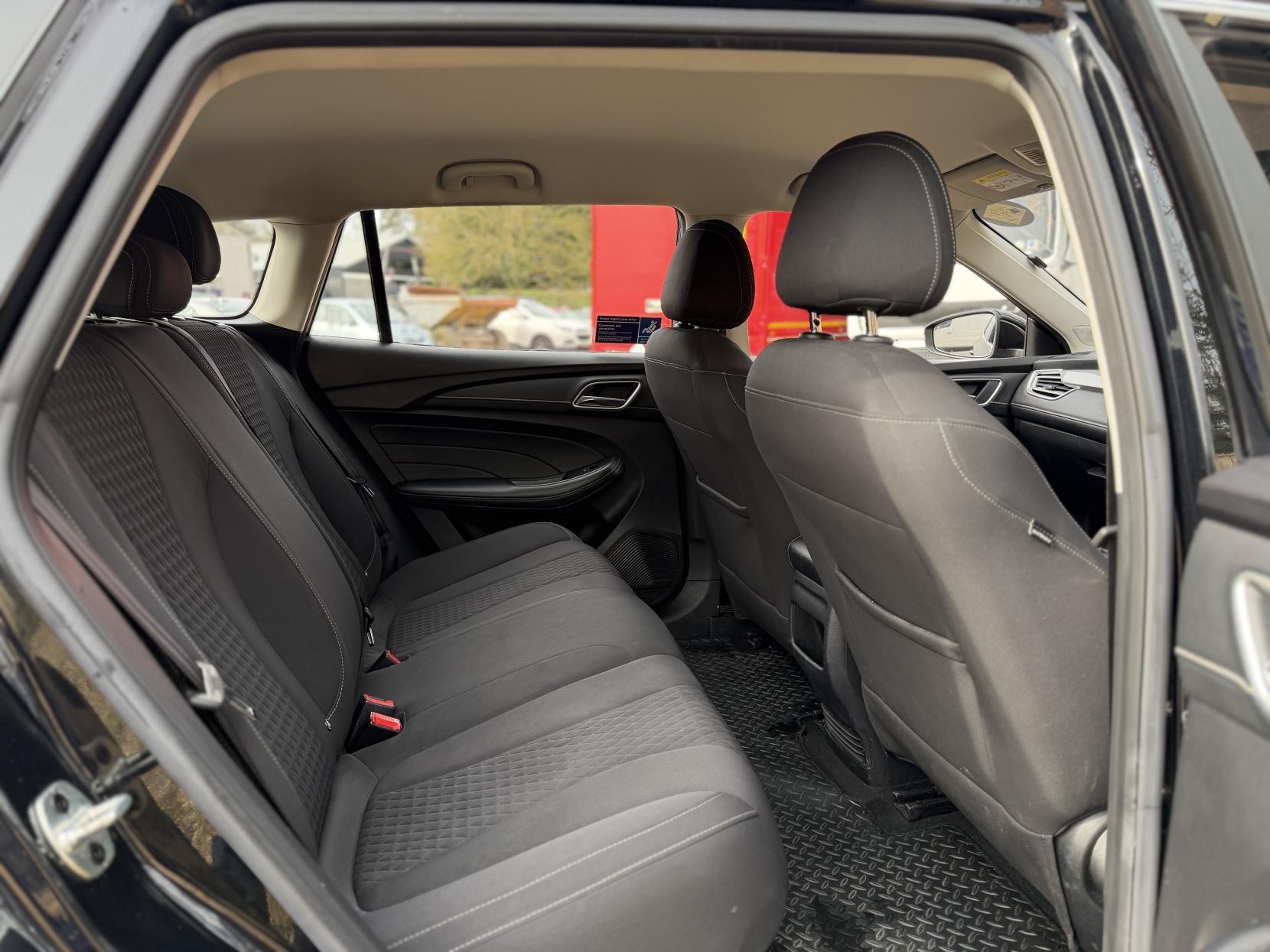 MG MG5 61.1kWh Excite Long Range Estate 5dr Electric Auto (156 ps)