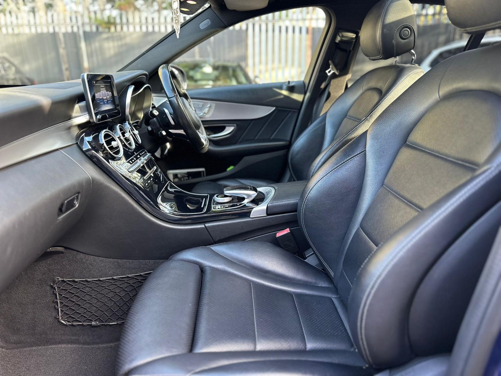 Mercedes-Benz C Class 2.1 C220d AMG Line (Premium) Saloon 4dr Diesel G-Tronic+ Euro 6 (s/s) (170 ps)