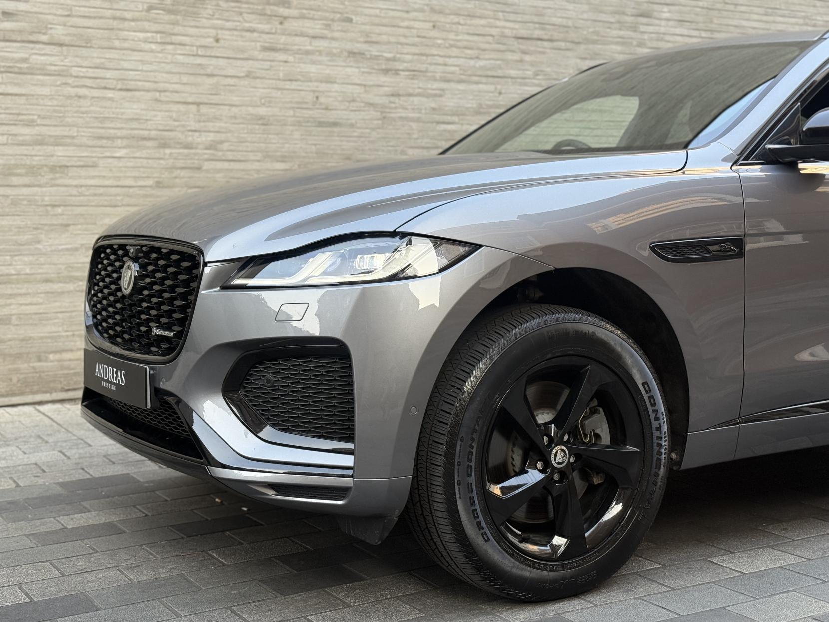 Jaguar F-PACE 2.0 P400e 19.3kWh R-Dynamic SE Black SUV 5dr Petrol Plug-in Hybrid Auto AWD Euro 6 (s/s) (404 ps)