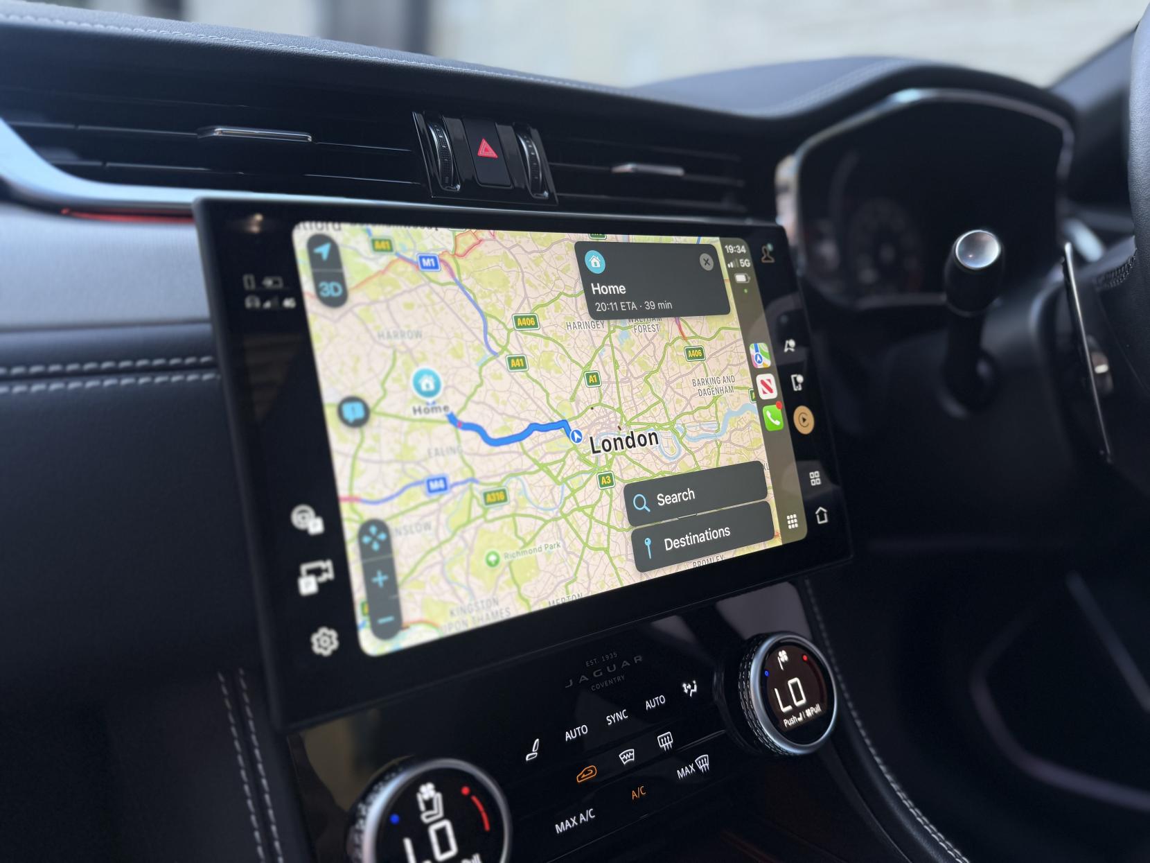 Jaguar F-PACE 2.0 P400e 19.3kWh R-Dynamic SE Black SUV 5dr Petrol Plug-in Hybrid Auto AWD Euro 6 (s/s) (404 ps)