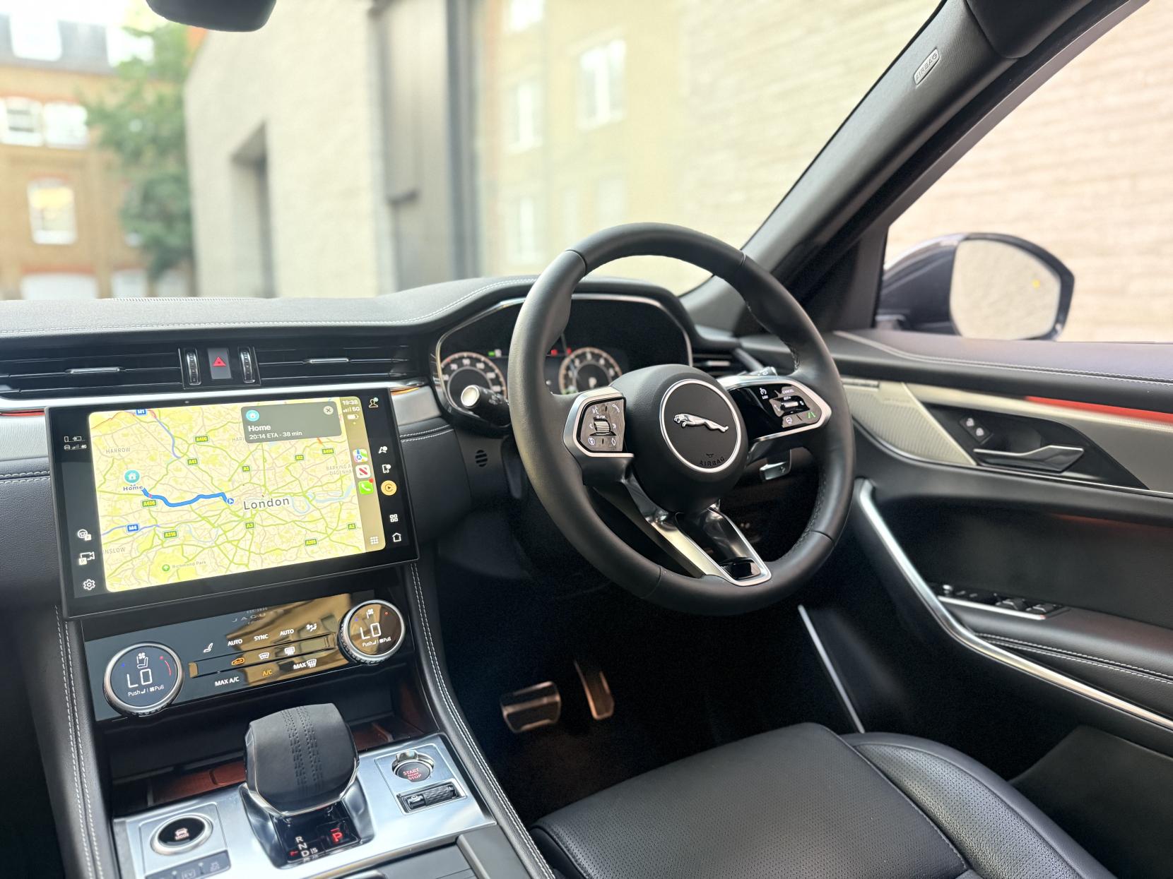 Jaguar F-PACE 2.0 P400e 19.3kWh R-Dynamic SE Black SUV 5dr Petrol Plug-in Hybrid Auto AWD Euro 6 (s/s) (404 ps)