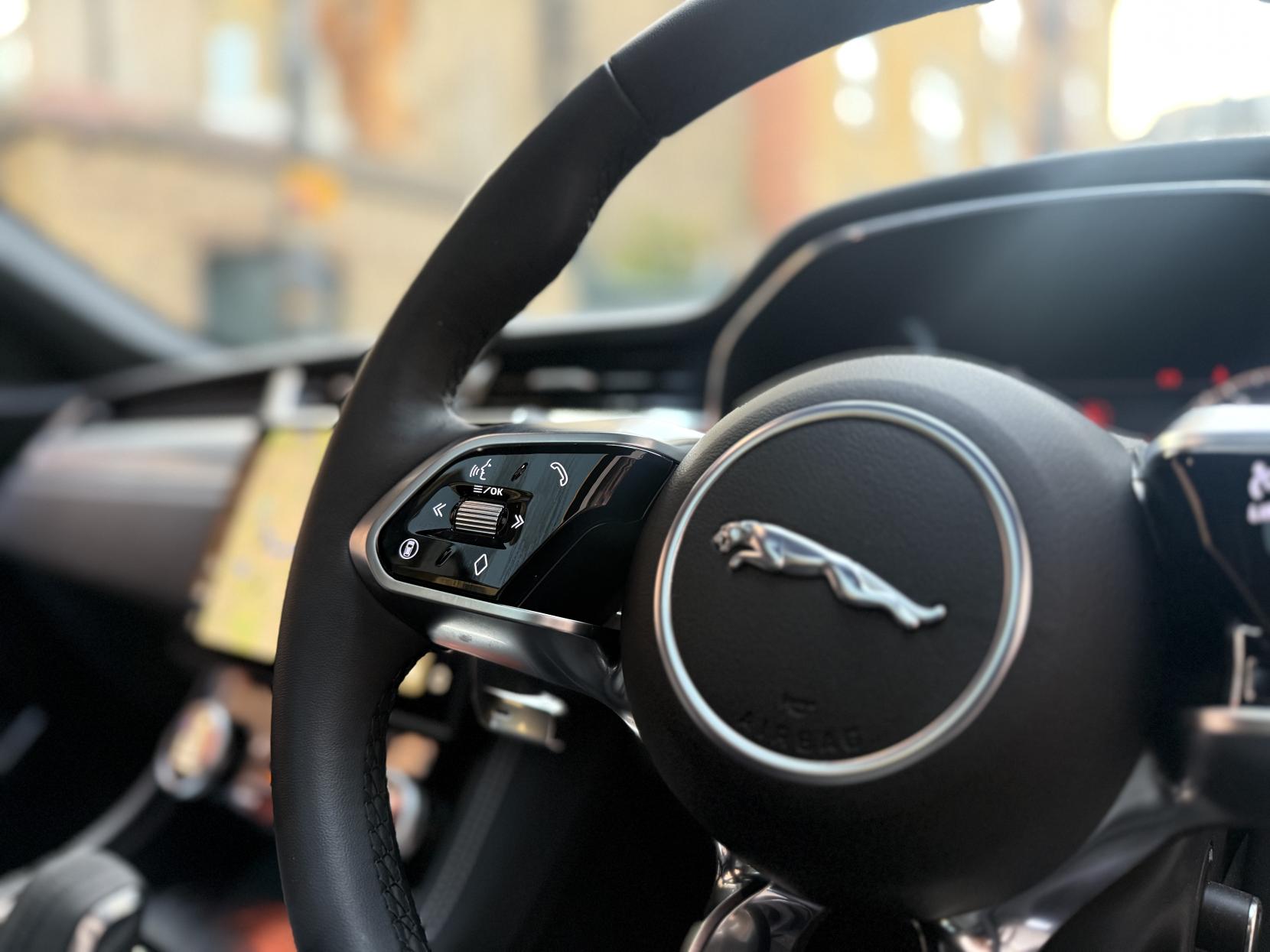 Jaguar F-PACE 2.0 P400e 19.3kWh R-Dynamic SE Black SUV 5dr Petrol Plug-in Hybrid Auto AWD Euro 6 (s/s) (404 ps)