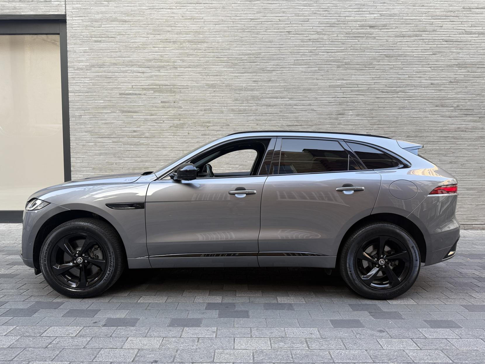 Jaguar F-PACE 2.0 P400e 19.3kWh R-Dynamic SE Black SUV 5dr Petrol Plug-in Hybrid Auto AWD Euro 6 (s/s) (404 ps)