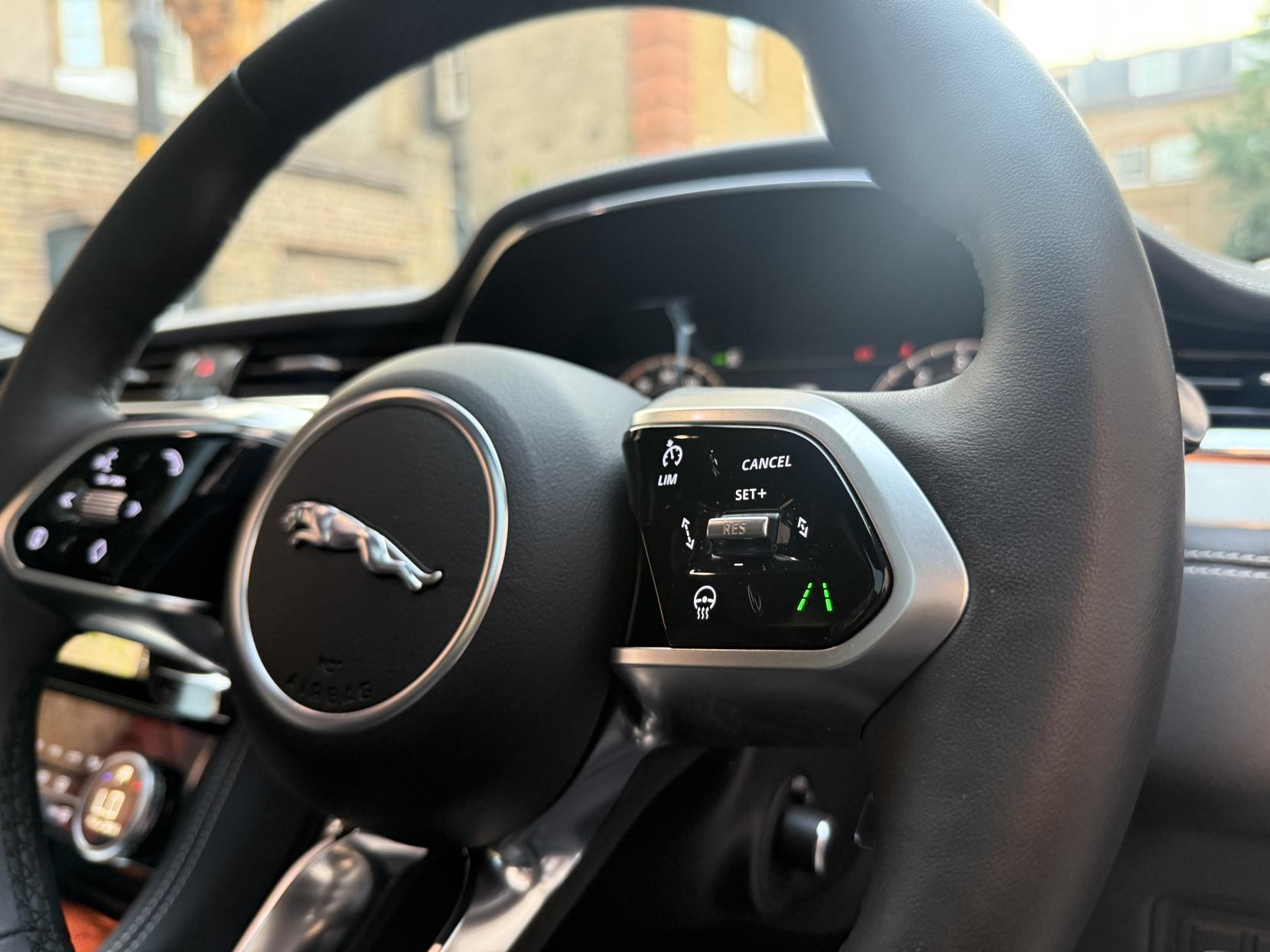Jaguar F-PACE 2.0 P400e 19.3kWh R-Dynamic SE Black SUV 5dr Petrol Plug-in Hybrid Auto AWD Euro 6 (s/s) (404 ps)