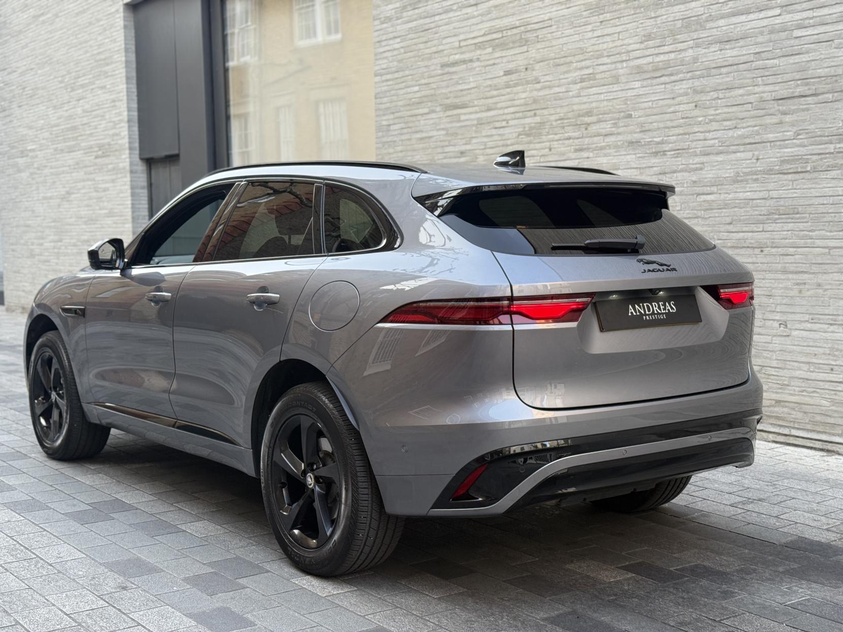 Jaguar F-PACE 2.0 P400e 19.3kWh R-Dynamic SE Black SUV 5dr Petrol Plug-in Hybrid Auto AWD Euro 6 (s/s) (404 ps)