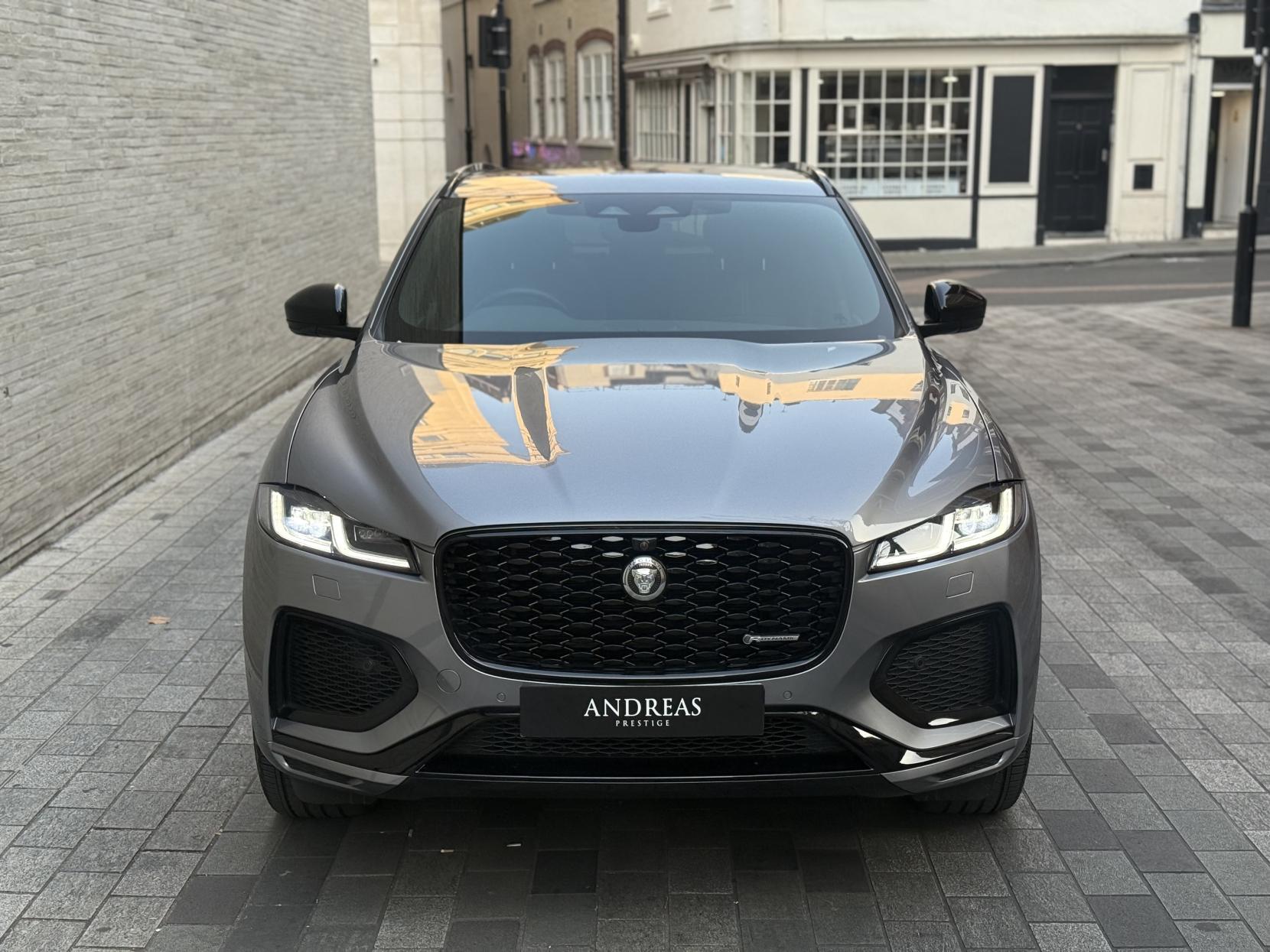 Jaguar F-PACE 2.0 P400e 19.3kWh R-Dynamic SE Black SUV 5dr Petrol Plug-in Hybrid Auto AWD Euro 6 (s/s) (404 ps)