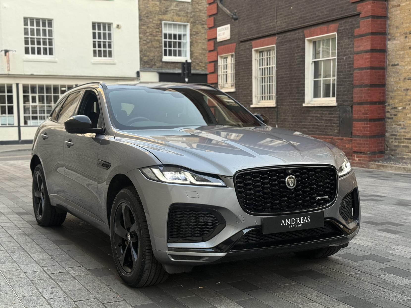 Jaguar F-PACE 2.0 P400e 19.3kWh R-Dynamic SE Black SUV 5dr Petrol Plug-in Hybrid Auto AWD Euro 6 (s/s) (404 ps)