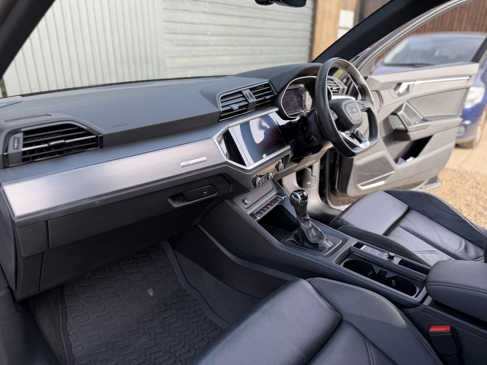 Audi Q3 2.0 TDI 35 S line SUV 5dr Diesel S Tronic Euro 6 (s/s) (150 ps)