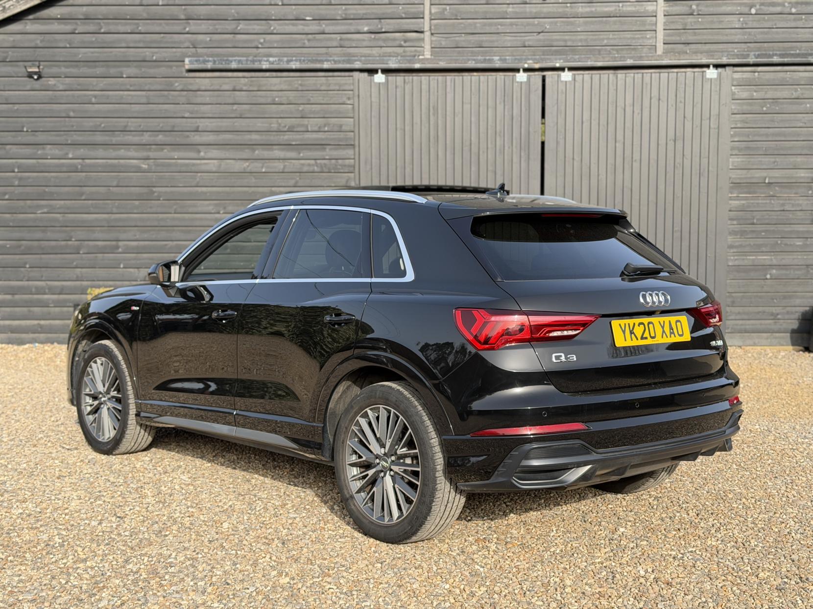 Audi Q3 2.0 TDI 35 S line SUV 5dr Diesel S Tronic Euro 6 (s/s) (150 ps)