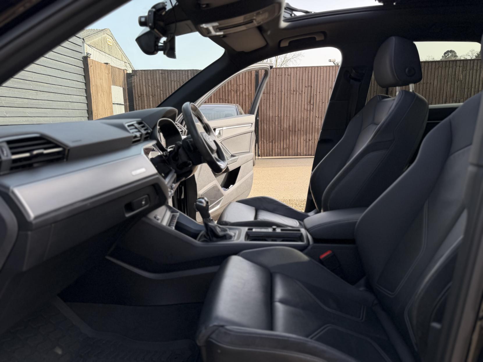 Audi Q3 2.0 TDI 35 S line SUV 5dr Diesel S Tronic Euro 6 (s/s) (150 ps)