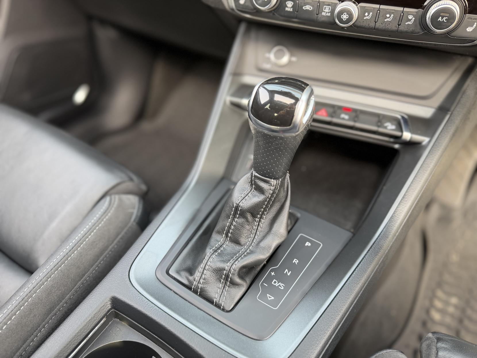 Audi Q3 2.0 TDI 35 S line SUV 5dr Diesel S Tronic Euro 6 (s/s) (150 ps)