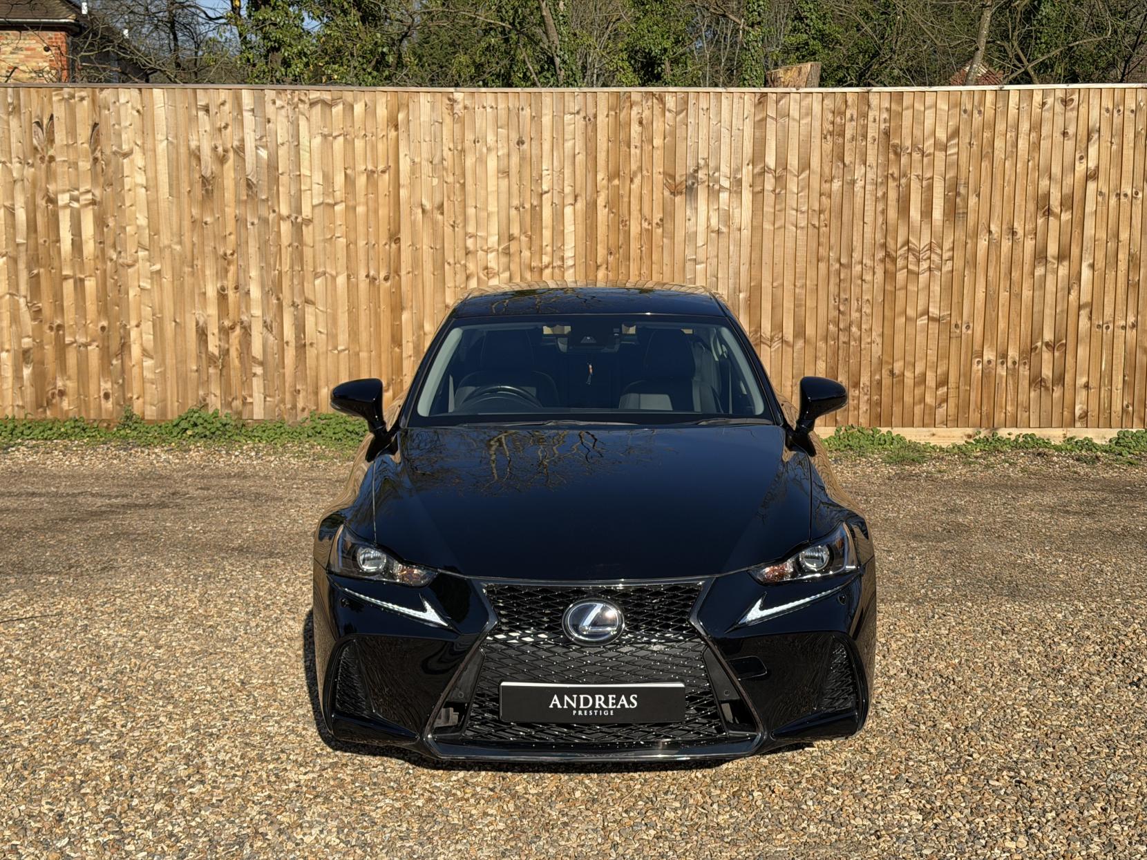 Lexus IS 2.5 300h Saloon 4dr Petrol Hybrid E-CVT Euro 6 (s/s) (223 ps)