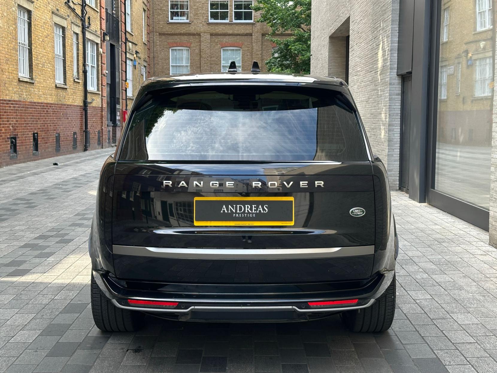 Land Rover Range Rover 4.4 P530 V8 Autobiography SUV 5dr Petrol Auto 4WD Euro 6 (s/s) (530 ps)