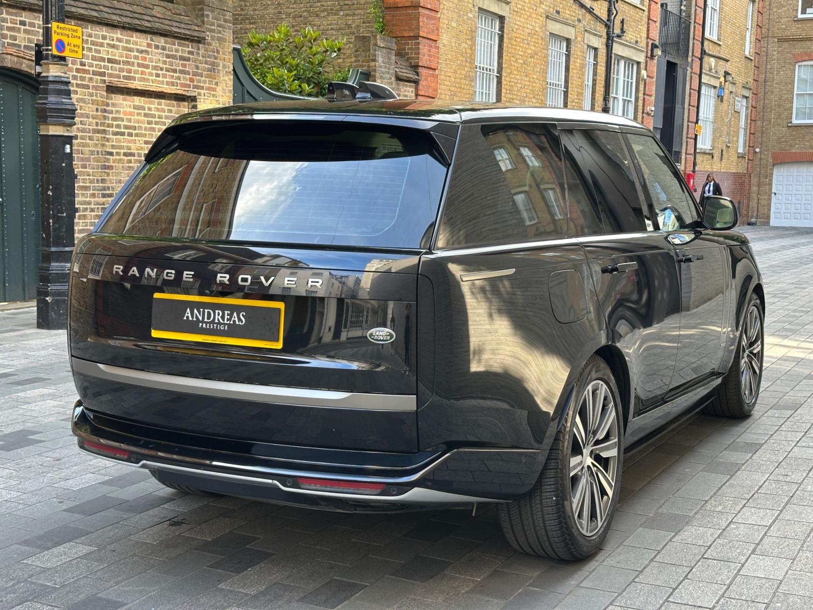 Land Rover Range Rover 4.4 P530 V8 Autobiography SUV 5dr Petrol Auto 4WD Euro 6 (s/s) (530 ps)