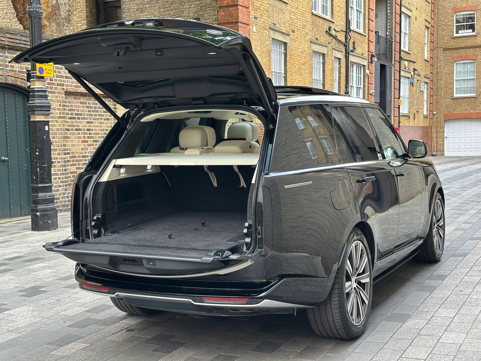Land Rover Range Rover 4.4 P530 V8 Autobiography SUV 5dr Petrol Auto 4WD Euro 6 (s/s) (530 ps)