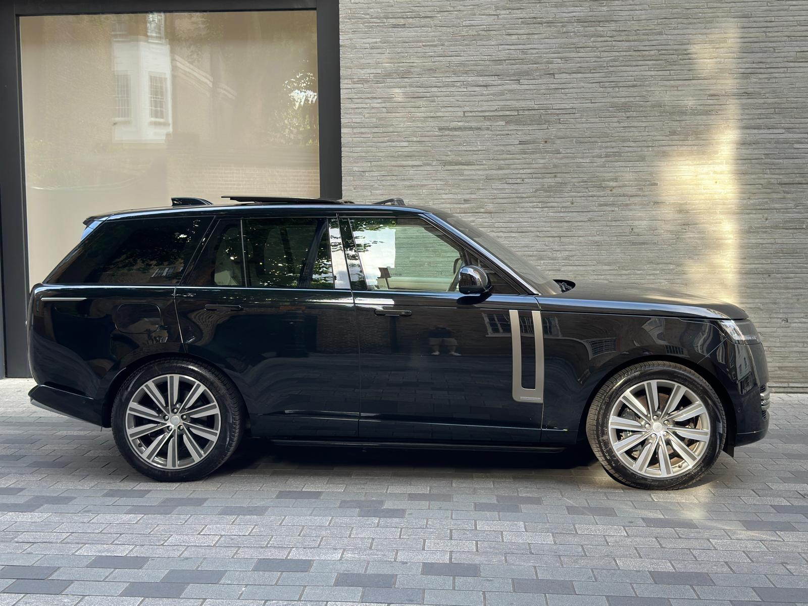 Land Rover Range Rover 4.4 P530 V8 Autobiography SUV 5dr Petrol Auto 4WD Euro 6 (s/s) (530 ps)