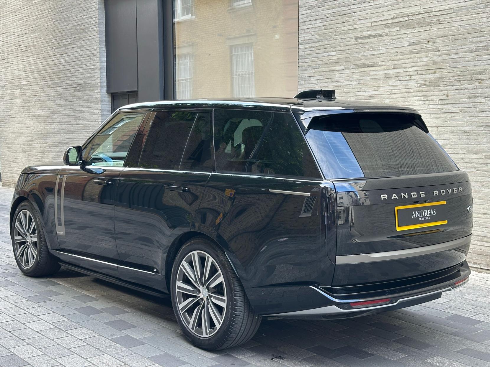 Land Rover Range Rover 4.4 P530 V8 Autobiography SUV 5dr Petrol Auto 4WD Euro 6 (s/s) (530 ps)