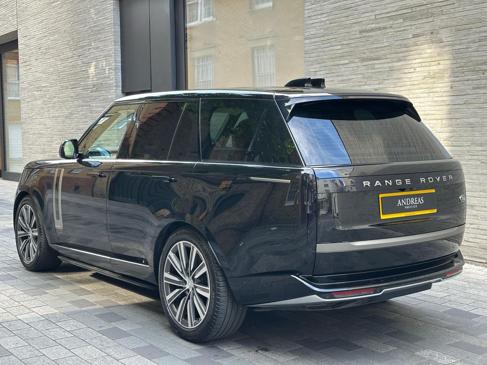 Land Rover Range Rover 4.4 P530 V8 Autobiography SUV 5dr Petrol Auto 4WD Euro 6 (s/s) (530 ps)