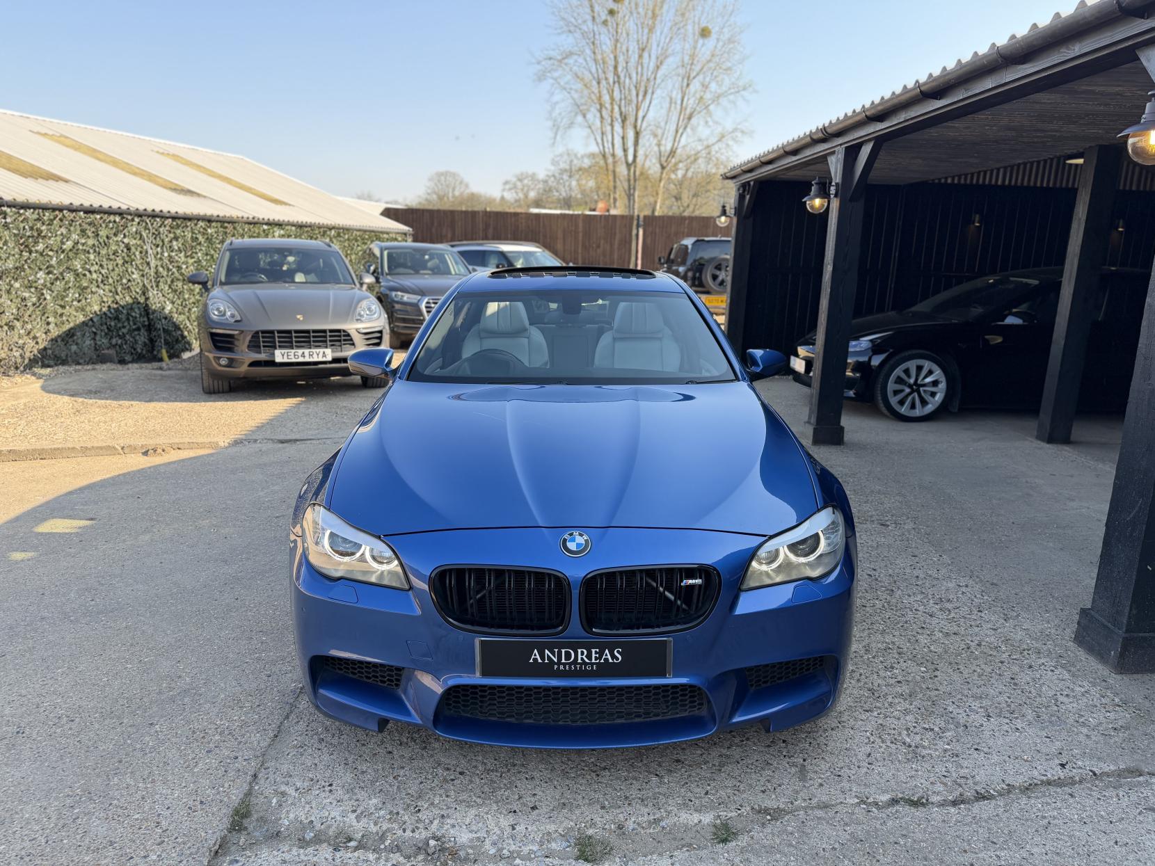 BMW M5 4.4 V8 Saloon 4dr Petrol DCT Euro 5 (s/s) (560 ps)