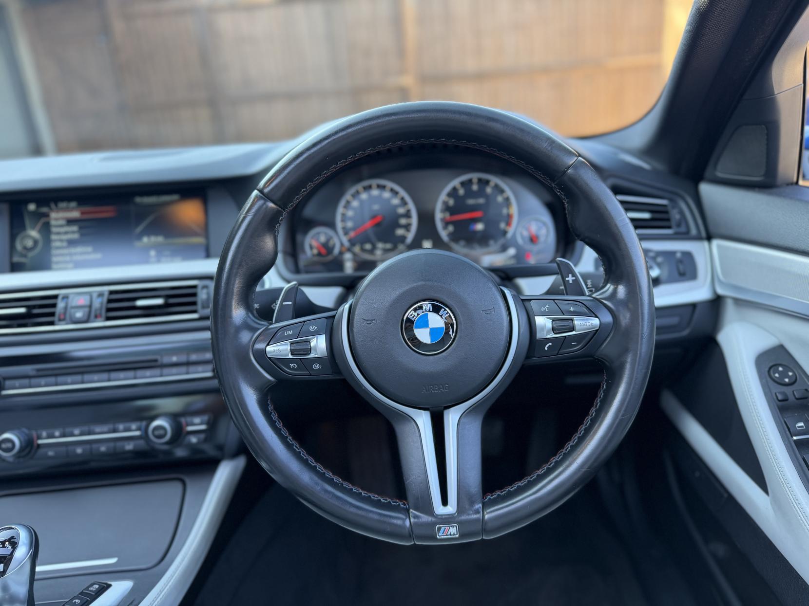 BMW M5 4.4 V8 Saloon 4dr Petrol DCT Euro 5 (s/s) (560 ps)