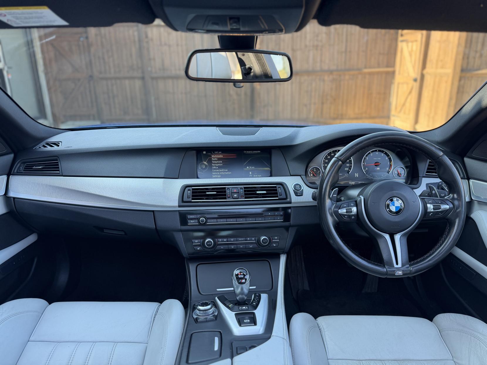 BMW M5 4.4 V8 Saloon 4dr Petrol DCT Euro 5 (s/s) (560 ps)