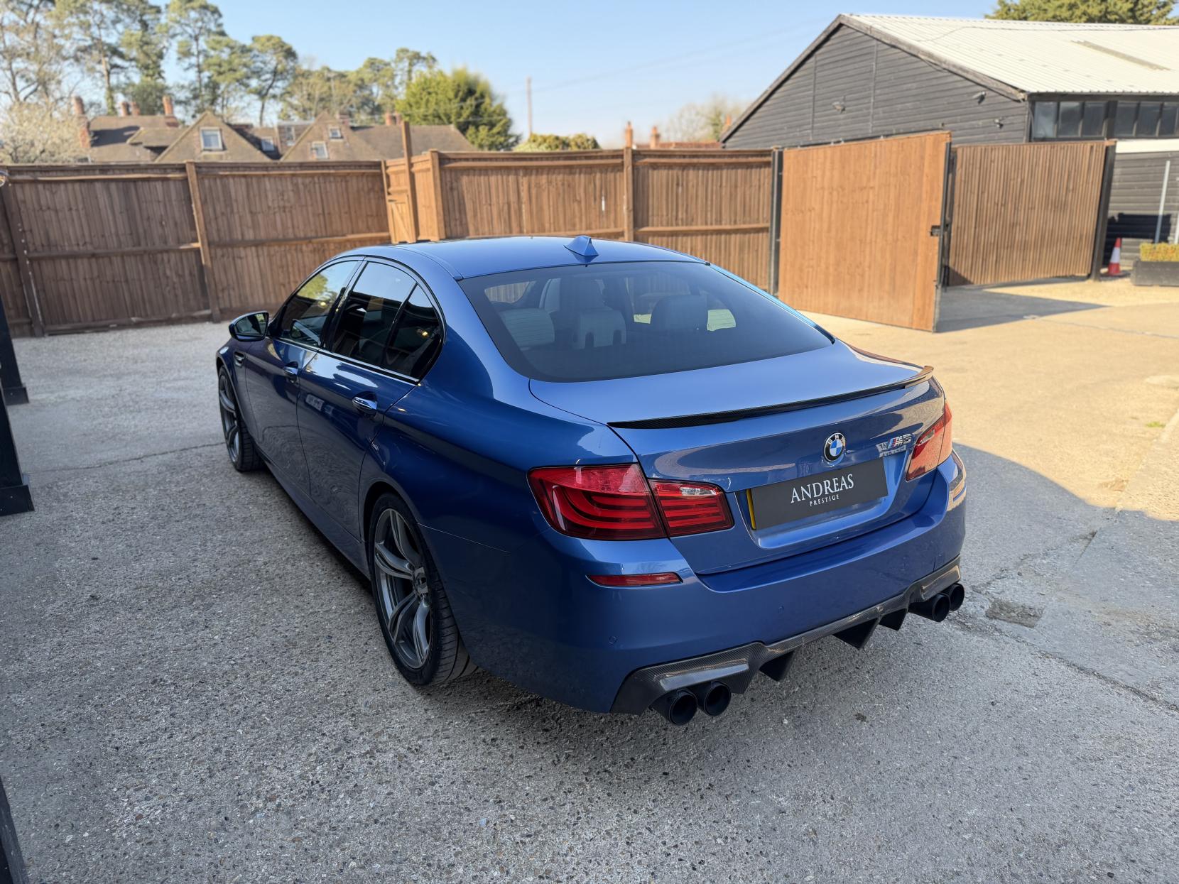 BMW M5 4.4 V8 Saloon 4dr Petrol DCT Euro 5 (s/s) (560 ps)