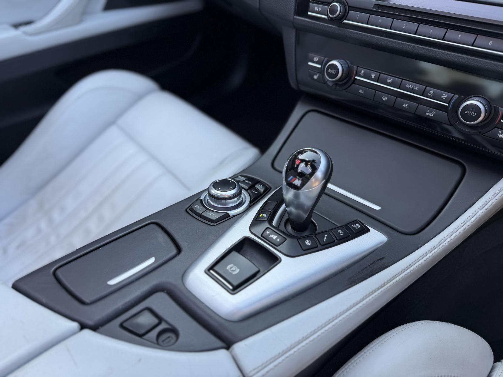 BMW M5 4.4 V8 Saloon 4dr Petrol DCT Euro 5 (s/s) (560 ps)