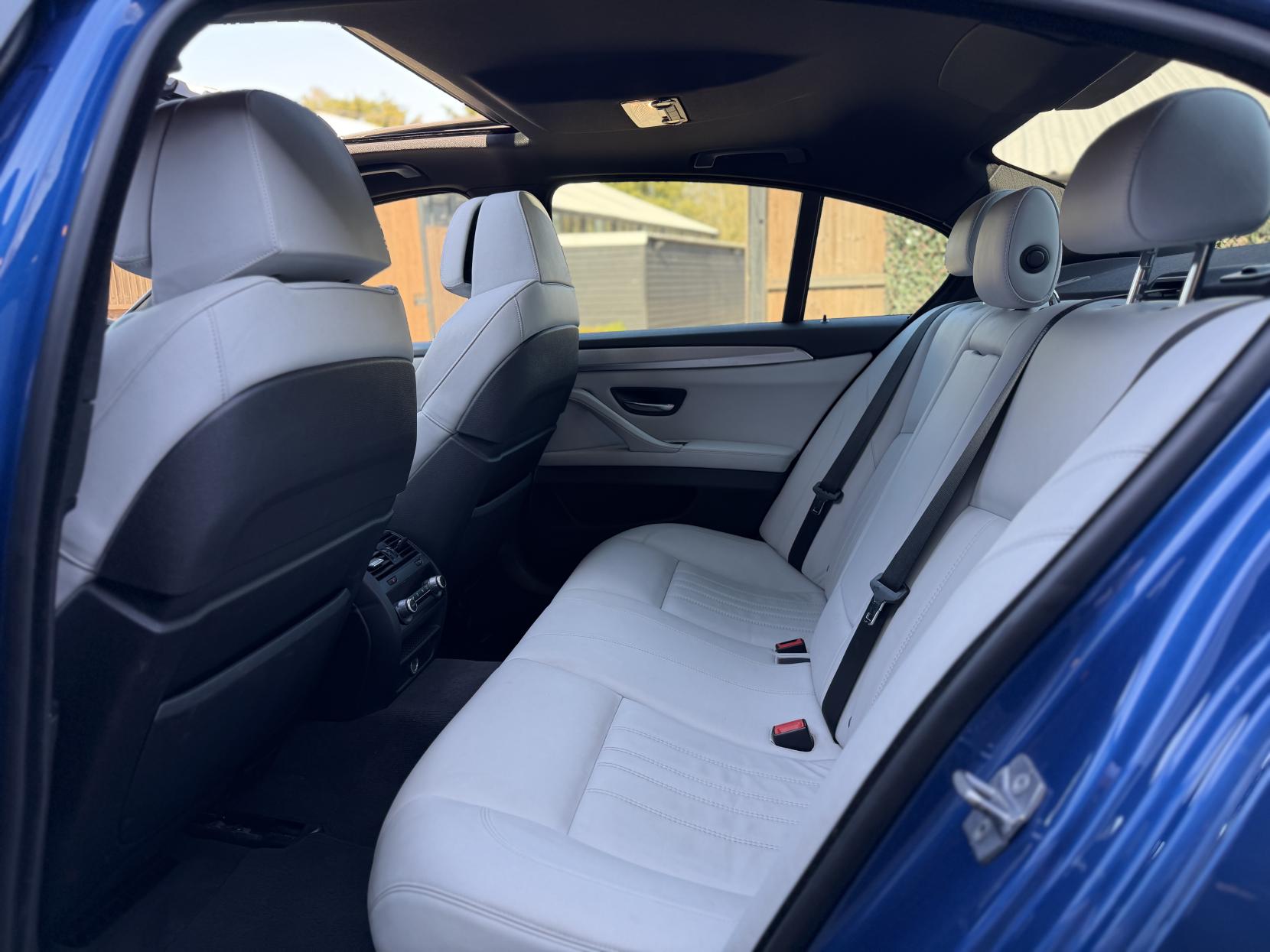 BMW M5 4.4 V8 Saloon 4dr Petrol DCT Euro 5 (s/s) (560 ps)